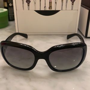 Prada Sunglasses Black Round Butterfly Frames